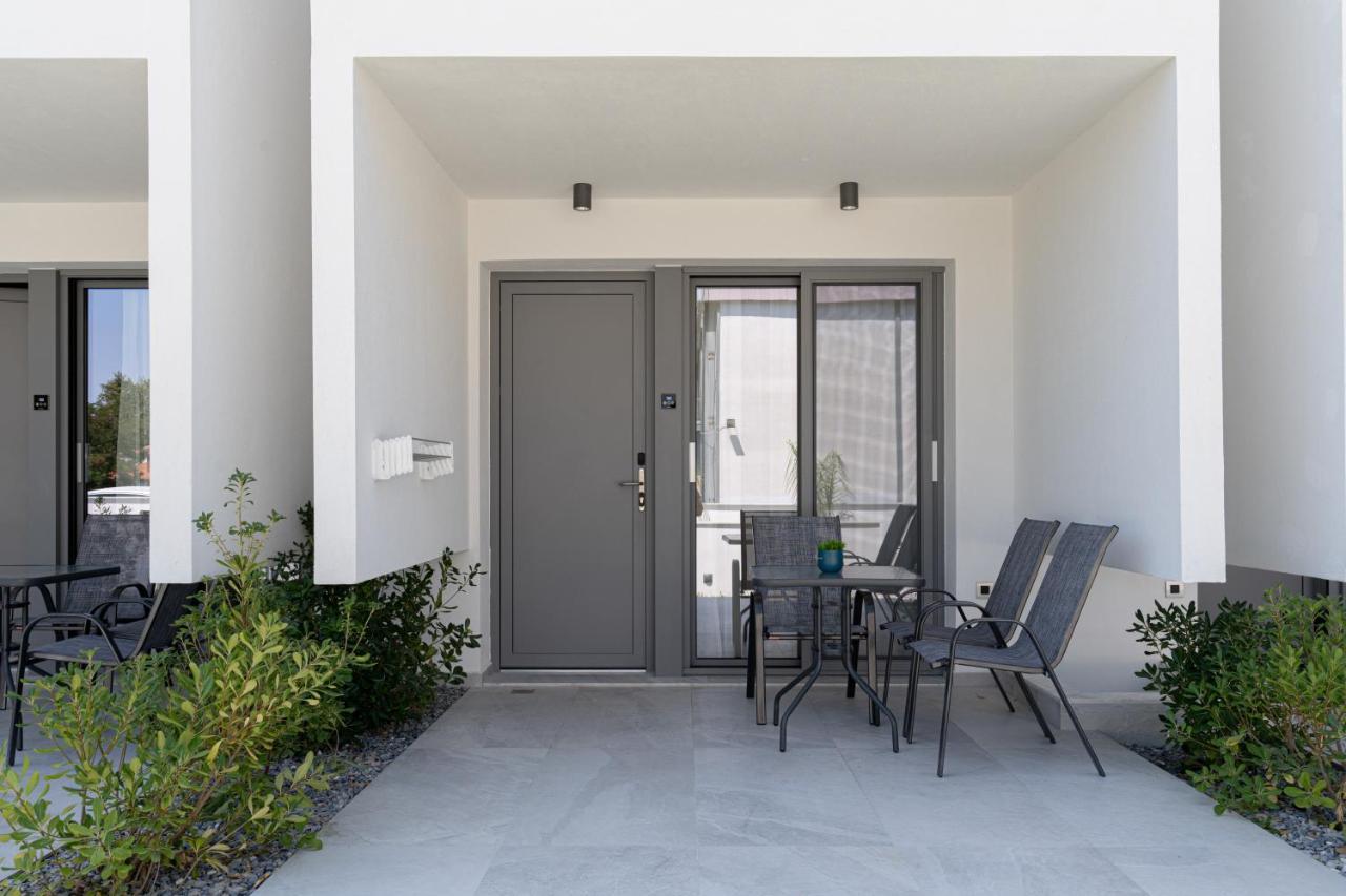 סטאברוס Mera Apartments מראה חיצוני תמונה